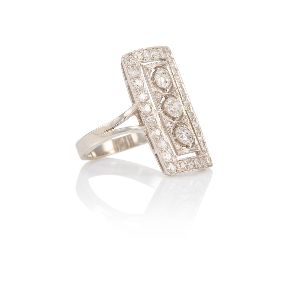 ANTIQUE PLATINUM AND DIAMOND RING - 2