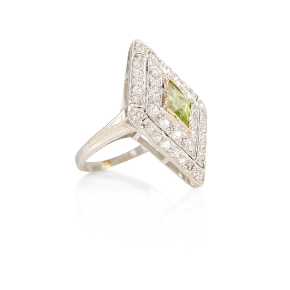 ART DECO PLATINUM, PERIDOT, AND DIAMOND RING - 2