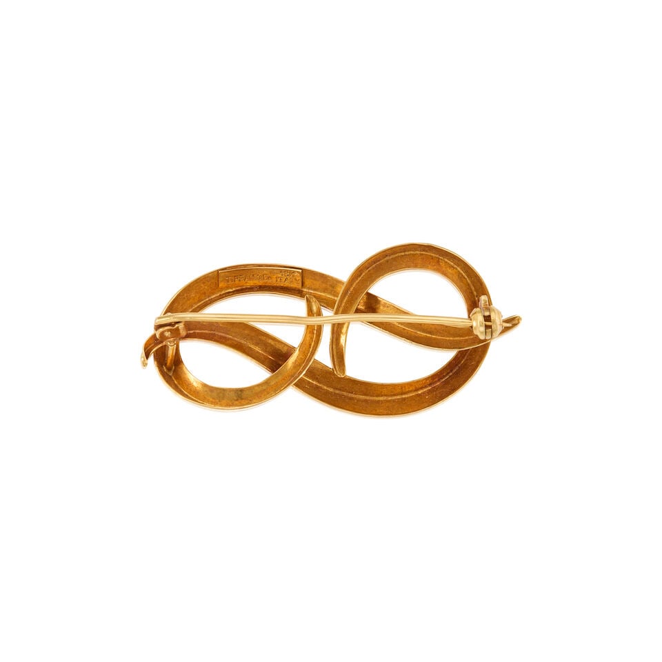 TIFFANY & CO.: 18K YELLOW GOLD BOW KNOT BROOCH - 2