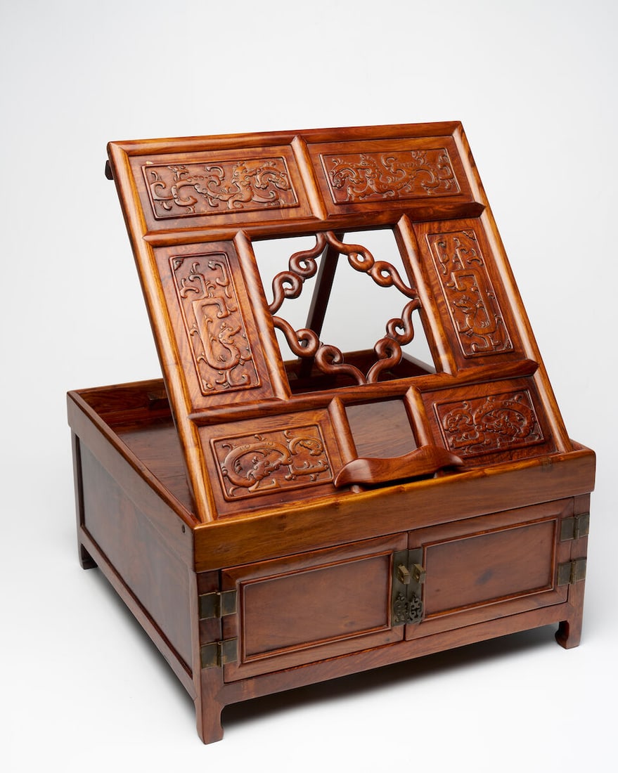 A HUANGHUALI MIRROR STAND Qing Dynasty - 2