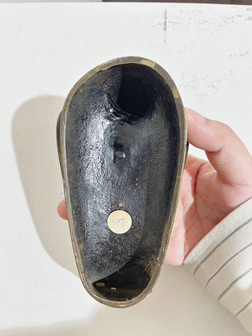 A PARTIALLY GILT BRONZE 'DUCK' INSENSE BURNER AND COVER Ming Dynasty - 2