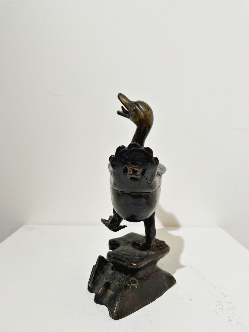 A PARTIALLY GILT BRONZE 'DUCK' INSENSE BURNER AND COVER Ming Dynasty - 6