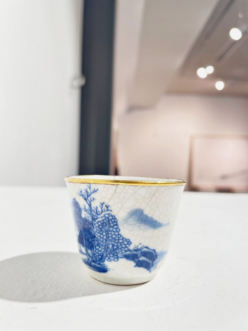 A PAIR OF BLUE AND WHITE SOFT-PASTE 'LANDSCAPE' CUPS Late Qing Dynasty (2) - 5