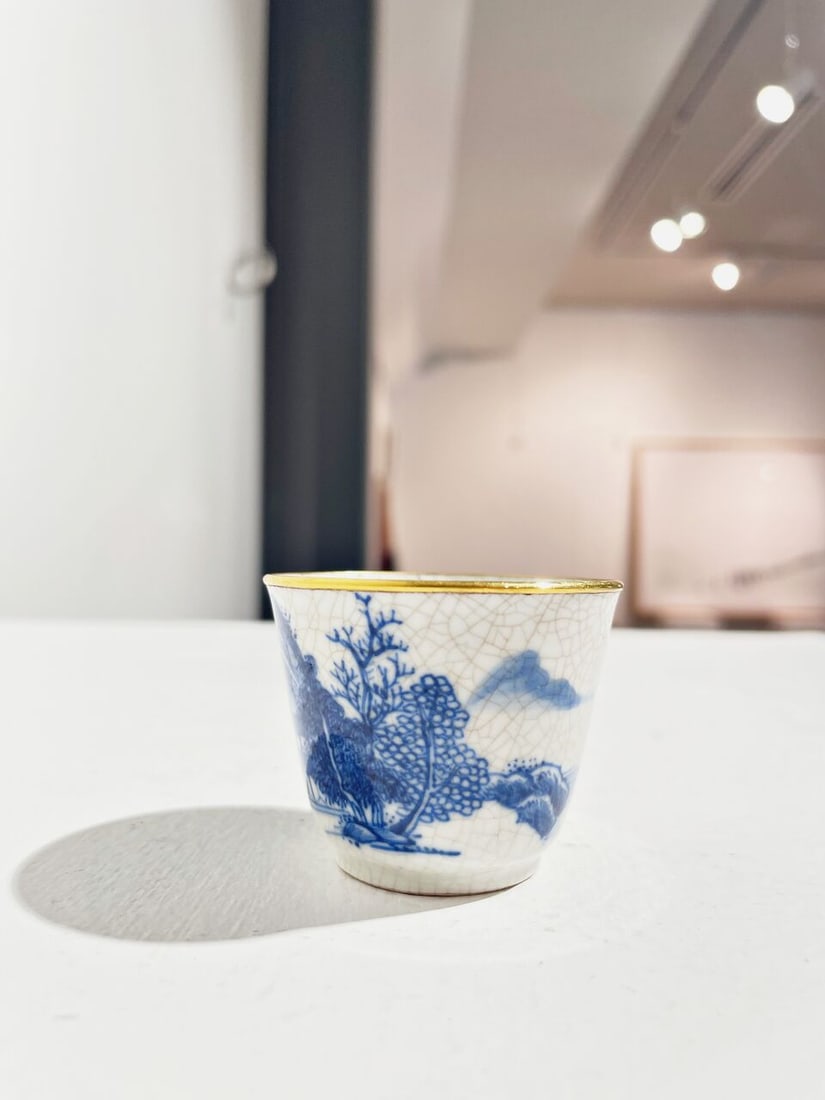 A PAIR OF BLUE AND WHITE SOFT-PASTE 'LANDSCAPE' CUPS Late Qing Dynasty (2) - 9
