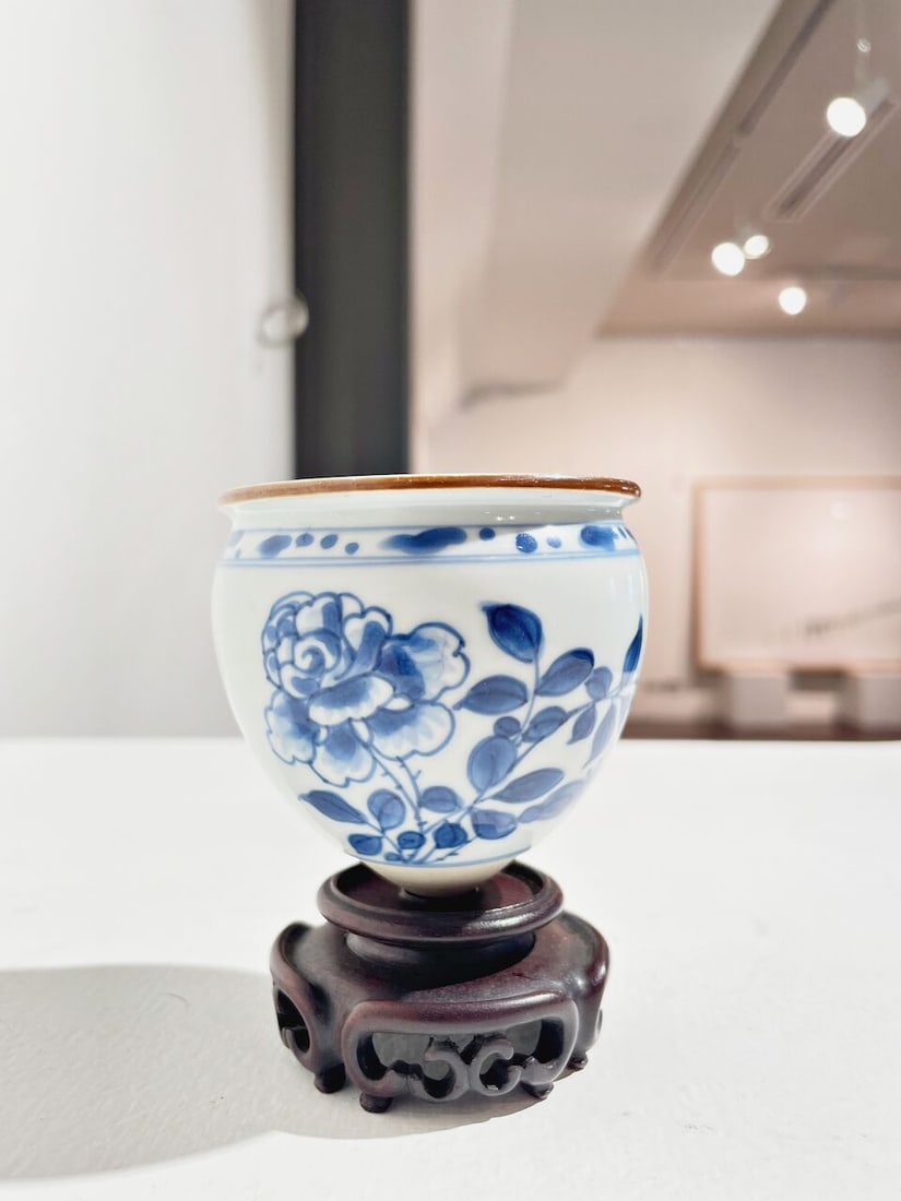 A BLUE AND WHITE 'FLORAL' BOWL FOR A STEM CUP Transitional Period - 10
