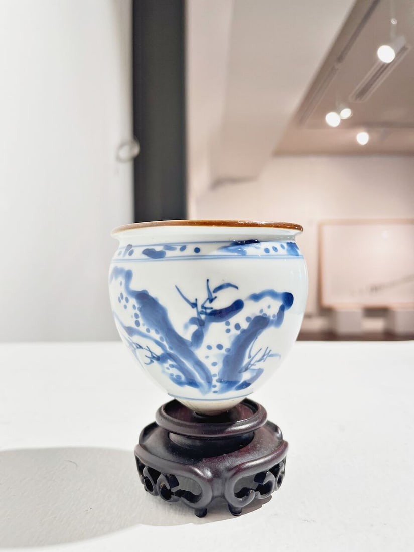 A BLUE AND WHITE 'FLORAL' BOWL FOR A STEM CUP Transitional Period - 11