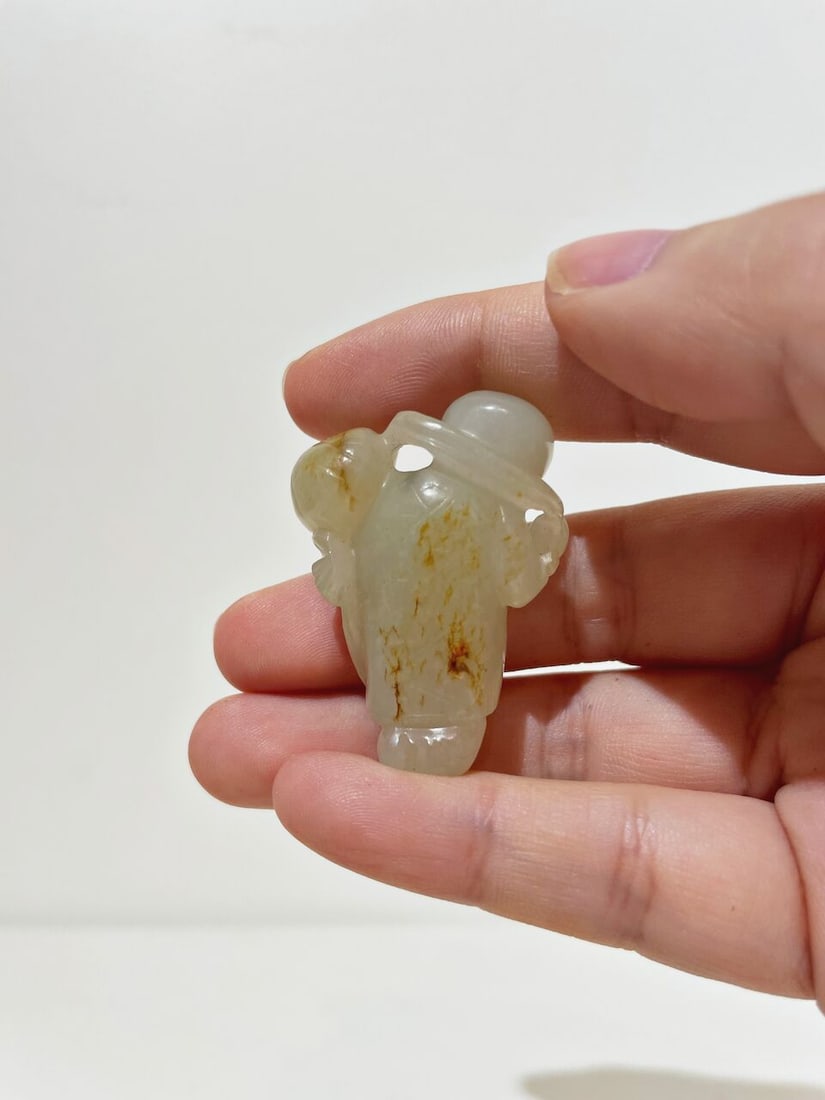 A PALE CELADON JADE 'CHILD' TOGGLE Qing Dynasty - 2