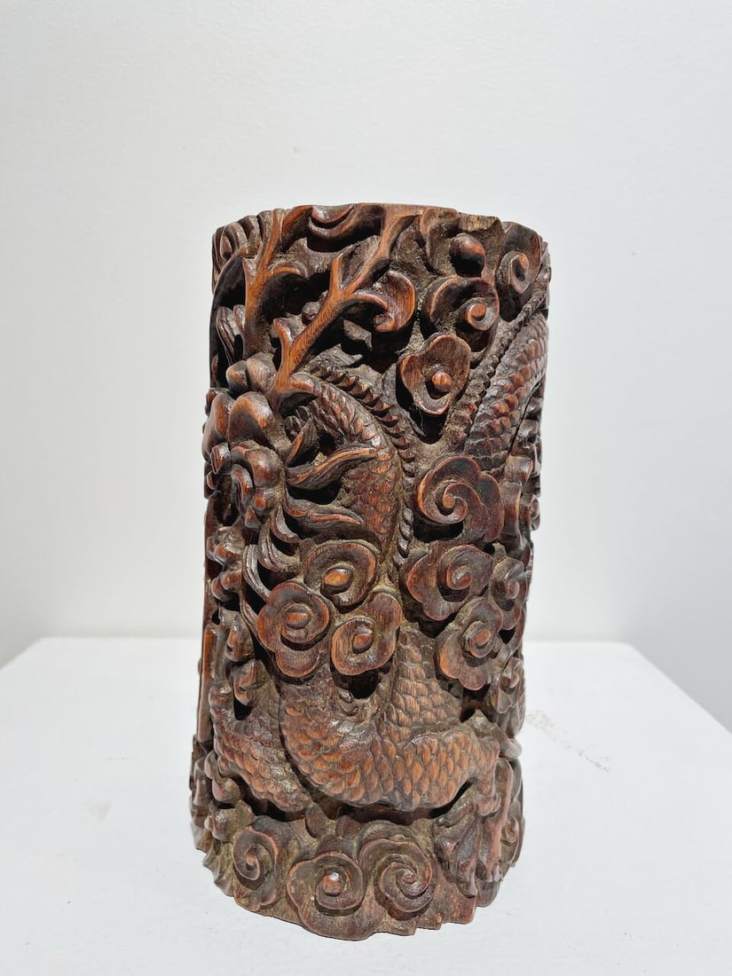 A CARVED BAMBOO 'DRAGON' BRUSH POT, BITONG Qing Dynasty - 3