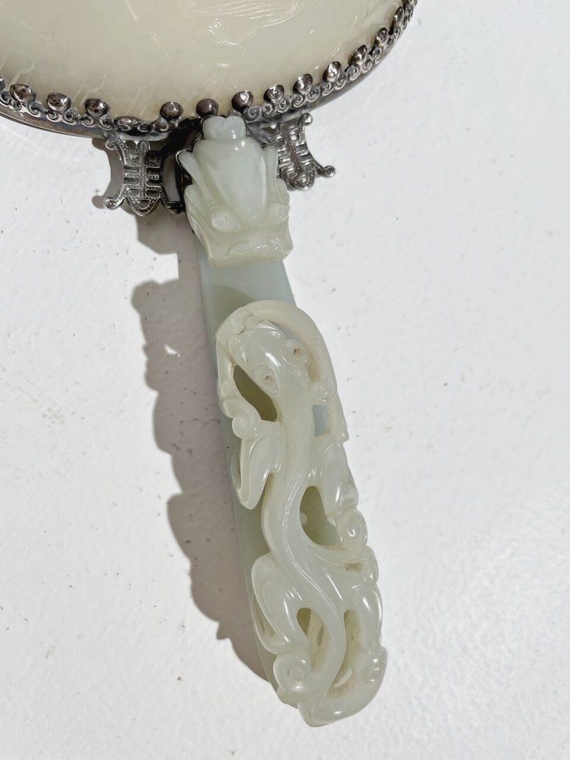 A CARVED JADE AND SILVER HAND MIRROR AND VANITY BOX The jade of late Qing, the silver-plated, mi... - 4