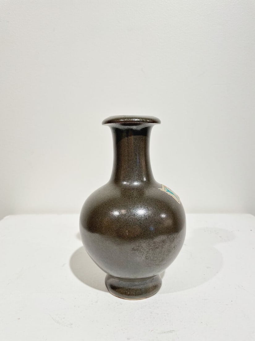 A TEA-DUST-GLAZED BOTTLE VASE Late Qing Dynasty - 5