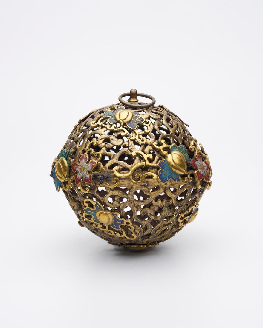 A CHINESE CHAMPLEVE-ENAMEL AND GILT COPPER SPHERICAL PERFUME HOLDER 18th century: A CHINESE CHAMPLEVE-ENAMEL AND GILT COPPER SPHERICAL PERFUME HOLDER 18th century 15.5 cm high Footnotes: Provenance: Roseberys, London, 7 November 2023, lot 344 十八世紀