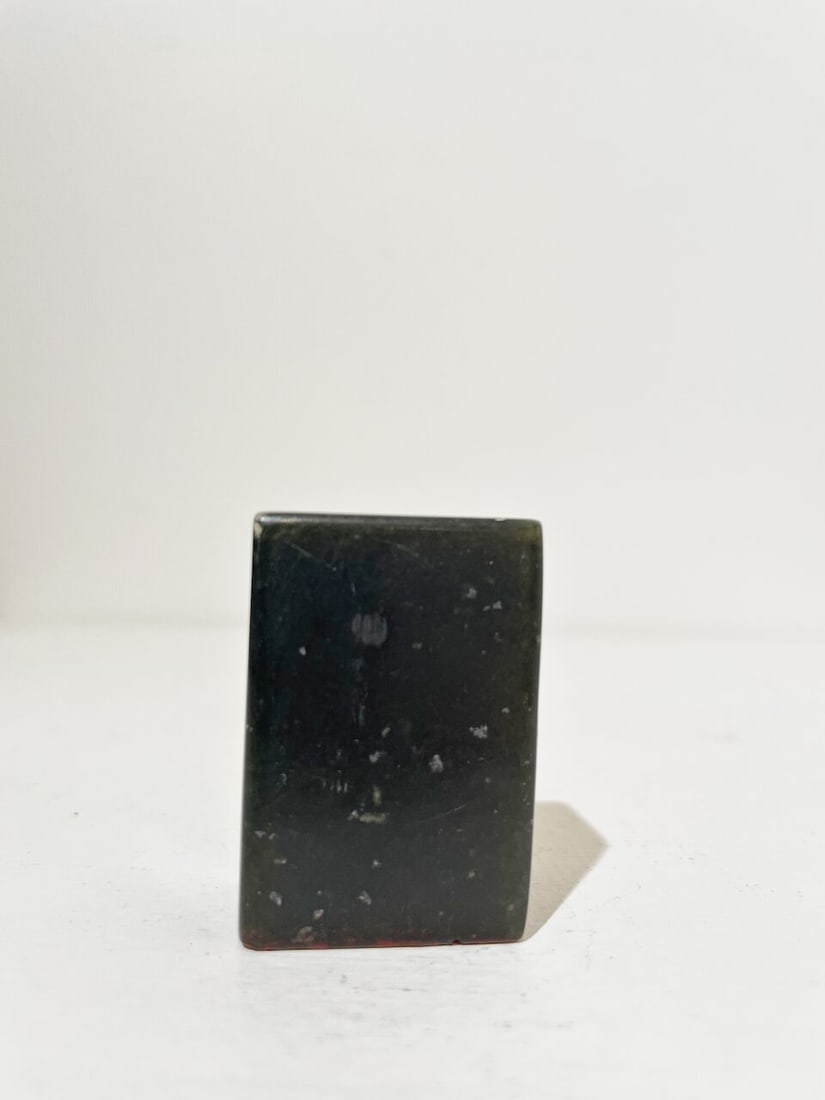 A GREEN JADE SEAL AND A SOAPSTONE SEAL 18th and 20th century (2) - 11