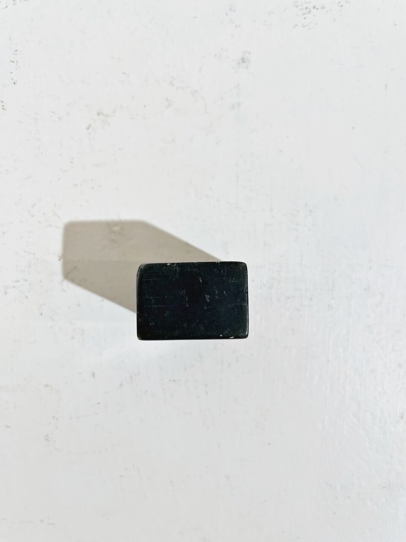 A GREEN JADE SEAL AND A SOAPSTONE SEAL 18th and 20th century (2) - 9