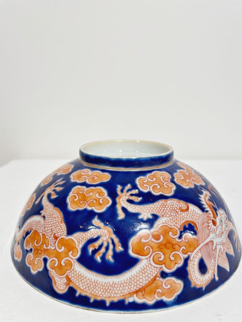 A BLUE GROUND IRON-RED ENAMELLED 'DRAGON' BOWL Daoguang six-character mark, 19th century - 4