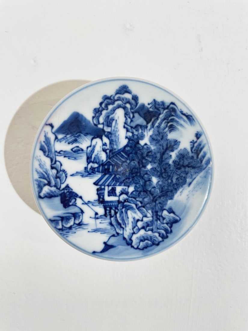 A BLUE AND WHITE 'LANDSCAPE' INK PASTE BOX AND COVER Wanli six-character mark, 20th century - 4