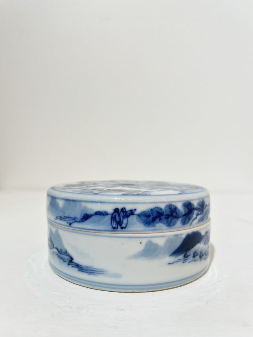A BLUE AND WHITE 'LANDSCAPE' INK PASTE BOX AND COVER Wanli six-character mark, 20th century - 6