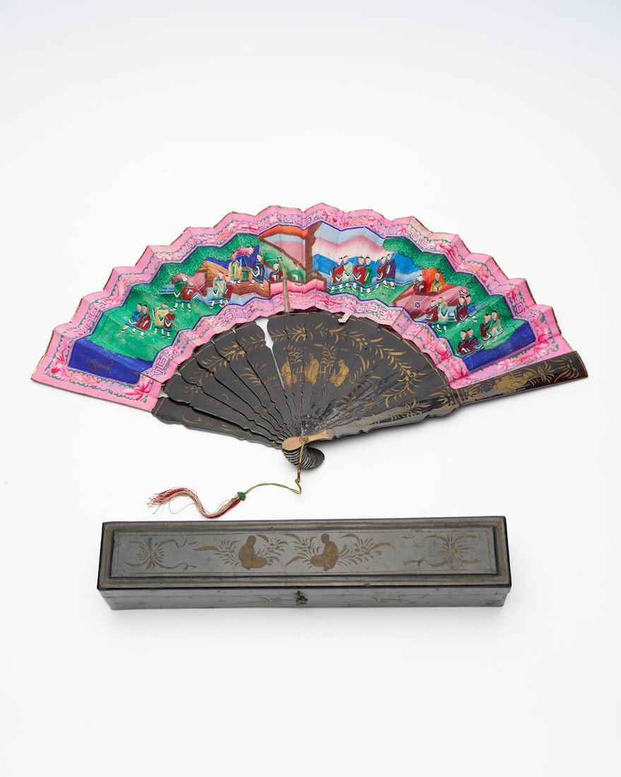 A PAINTED AND LACQUERED 'FIGURES' FAN Mid 19th century - 2