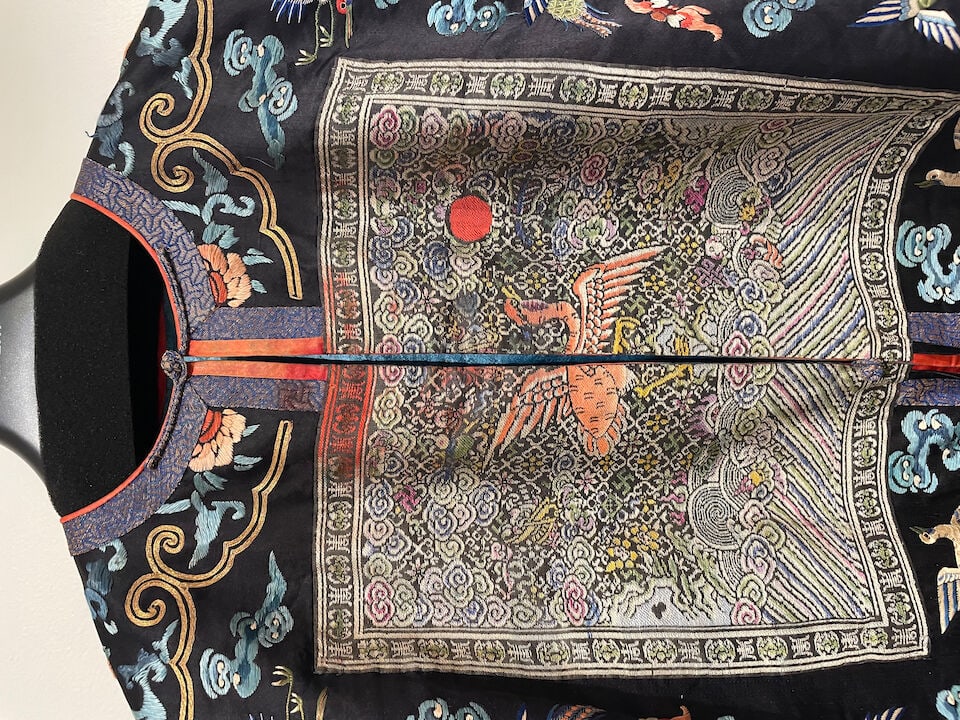 A WOMAN'S EMBROIDERED COURT VEST, XIAPEI Late Qing Dynasty - 4