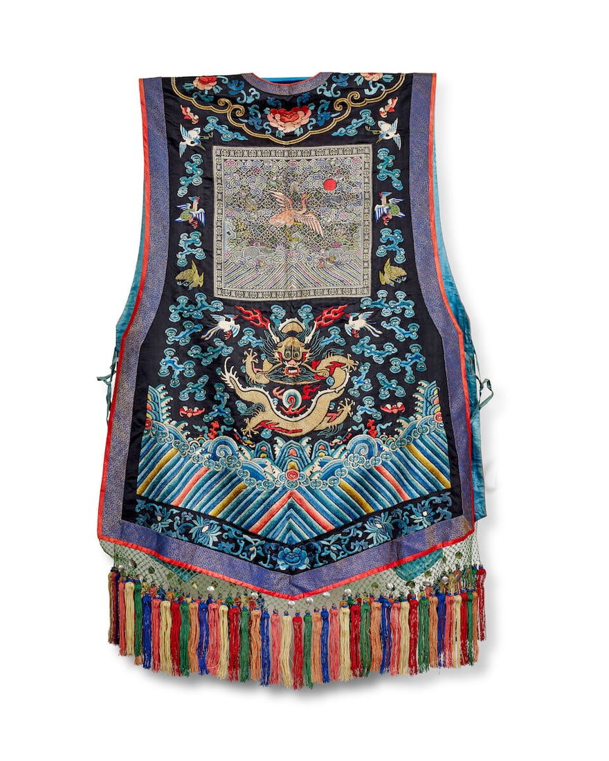 A WOMAN'S EMBROIDERED COURT VEST, XIAPEI Late Qing Dynasty - 5