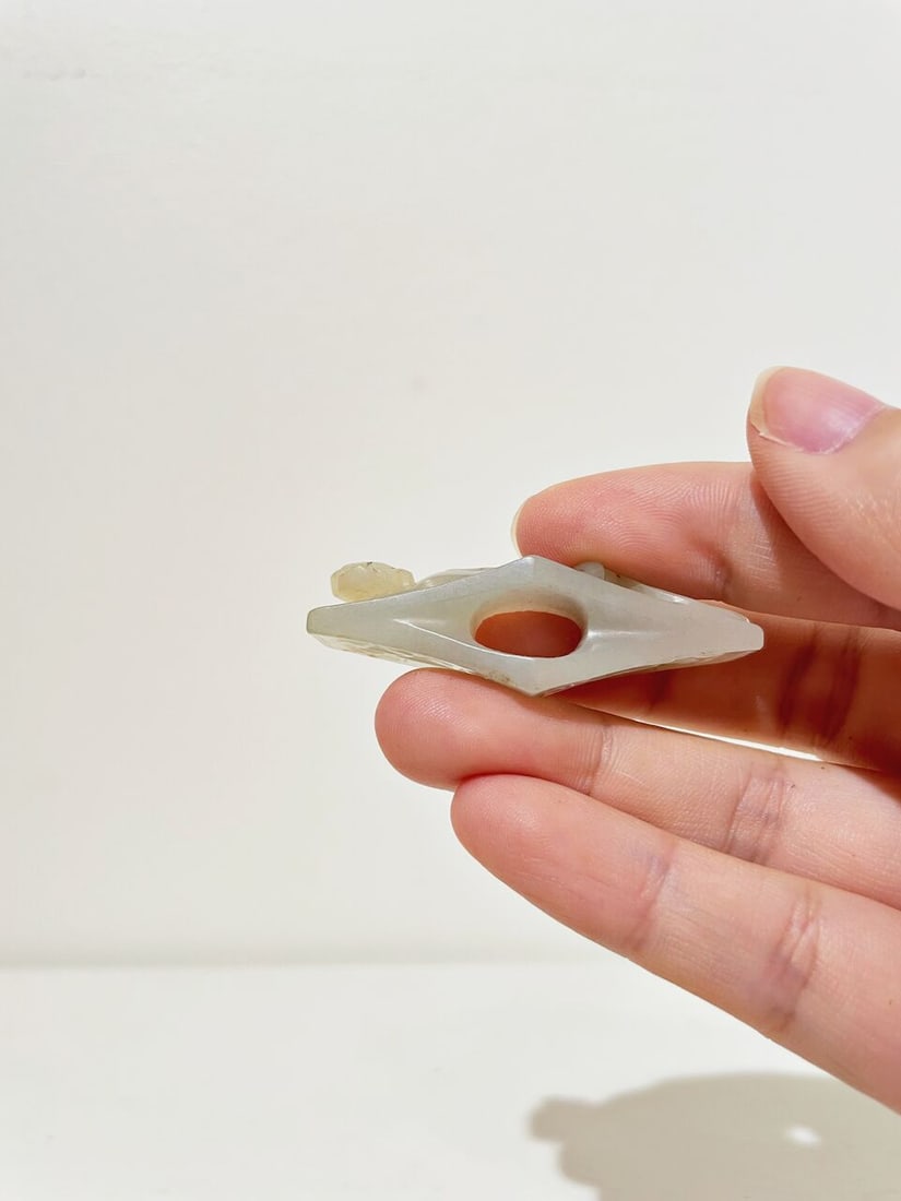 A PALE CELADON JADE 'CHI DRAGON' SWORD GUARD Han Dynasty style - 3