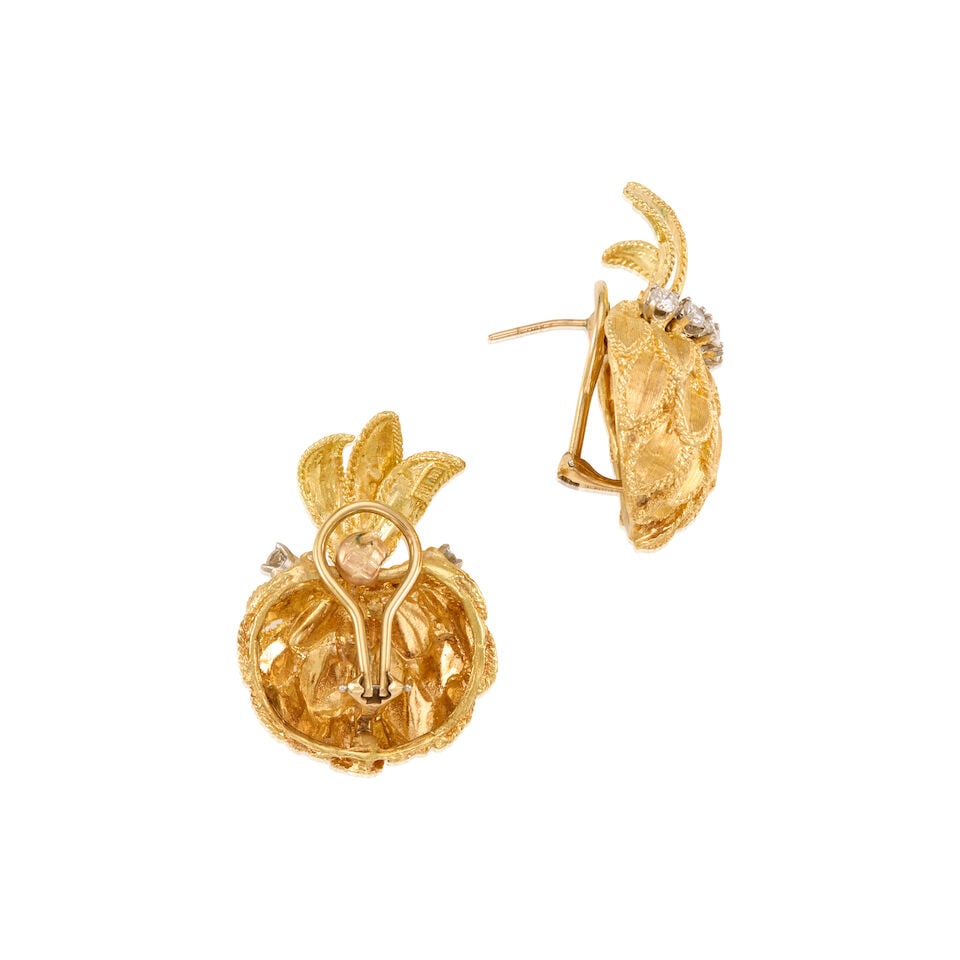 ATTRIBUTED TO TIFFANY & CO.: 18K YELLOW, WHITE GOLD, AND DIAMOND EAR CLIPS - 2