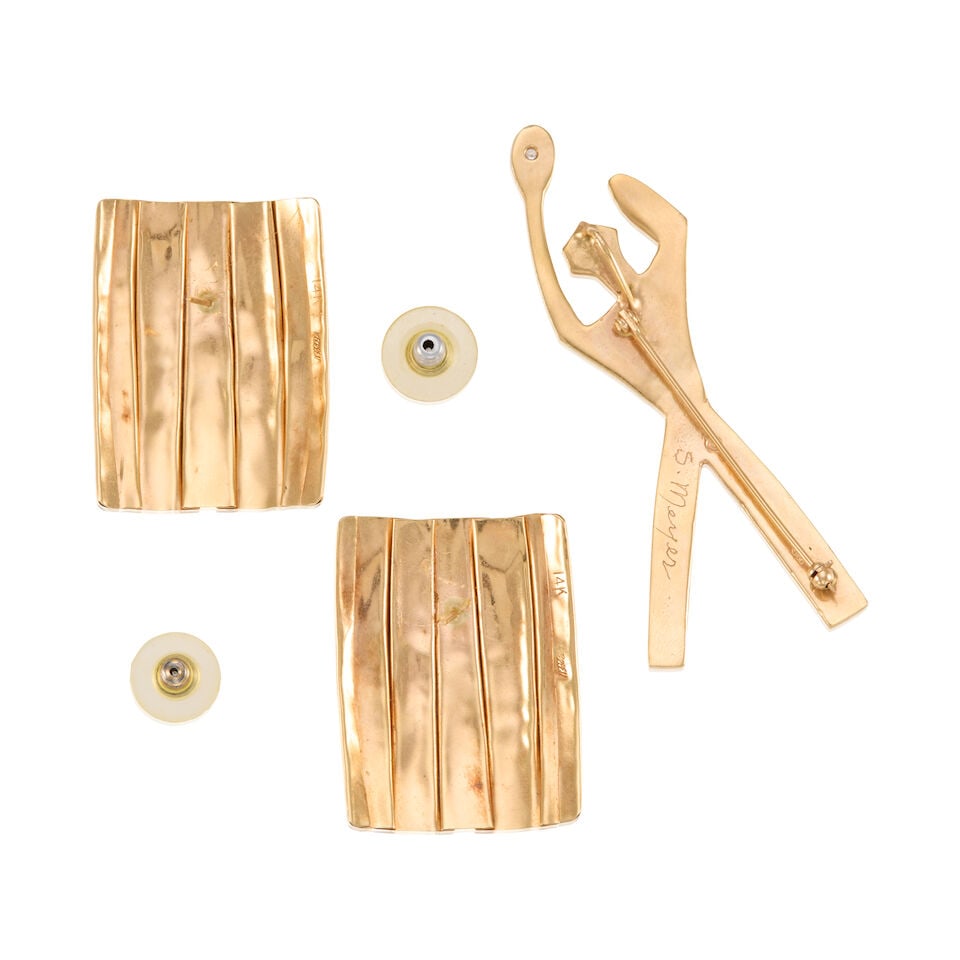 A GROUP OF 14K GOLD JEWLERY - 2