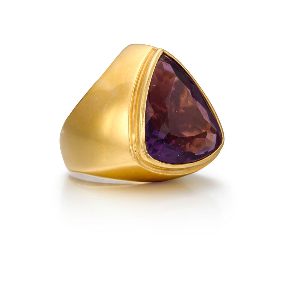 18K YELLOW GOLD AND AMETHYST RING - 2