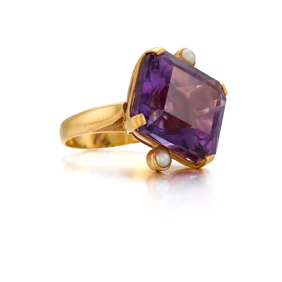 19K YELLOW GOLD, AMETHYST AND CULTURED PEARL RING - 2