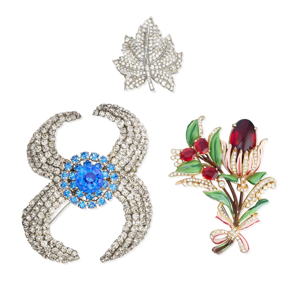 Three Costume Jewellery Brooches (1 of 1)