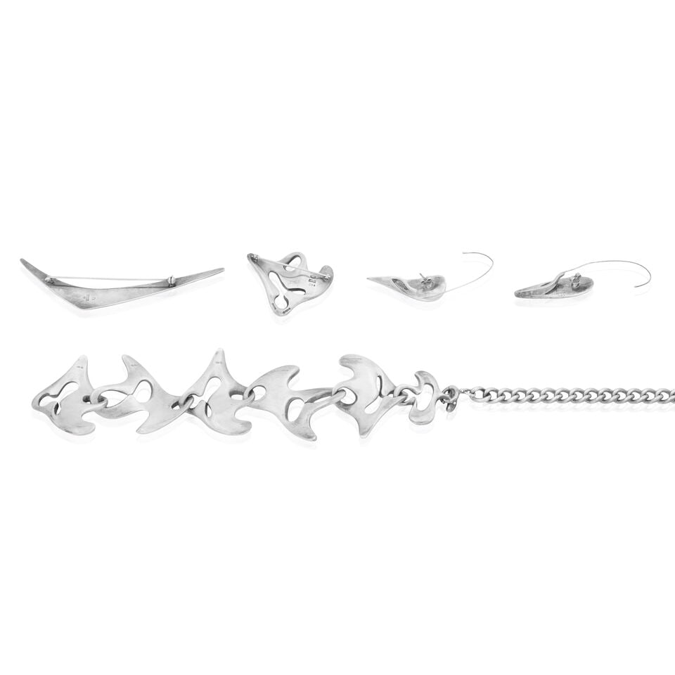 Georg Jensen: Bracelet, brooch and earrings together with a brooch by Anton Michelson (4) - 2
