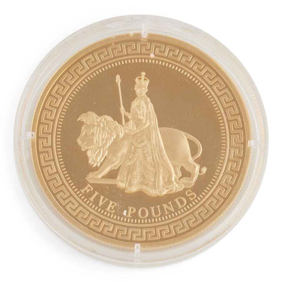 Royal Mint Queen Elizabeth II & the lion quintuple sovereign £5 Gold Proof Coin - 2