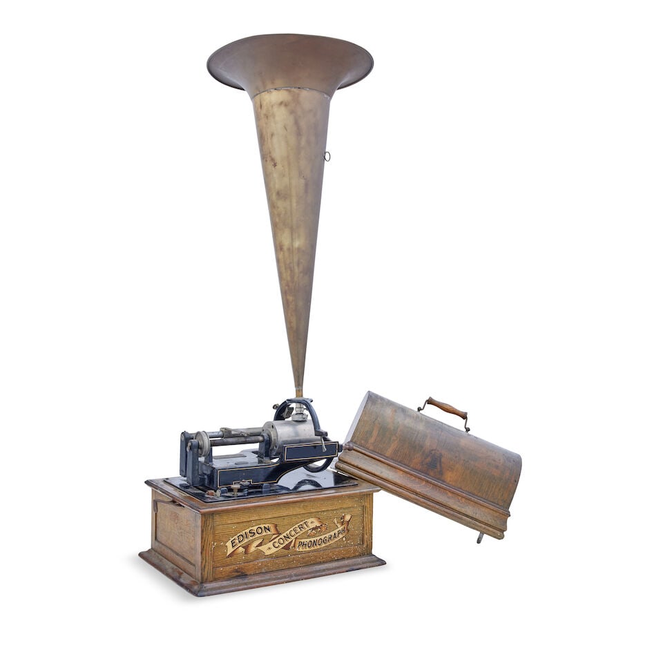 An Edison 'Concert' Phonograph circa 1899 (1 of 4)