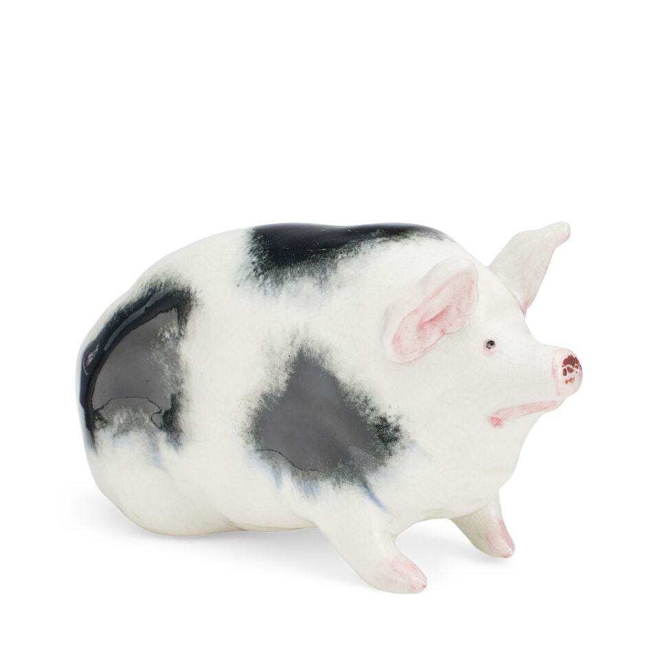 A small Wemyss ware black and white pig Circa 1900 (1 of 2)