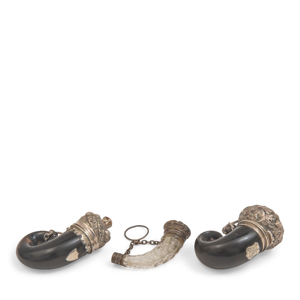 Two silver and citrine mounted horn vinaigrettes unmarked, mid 19th century (3) - 3
