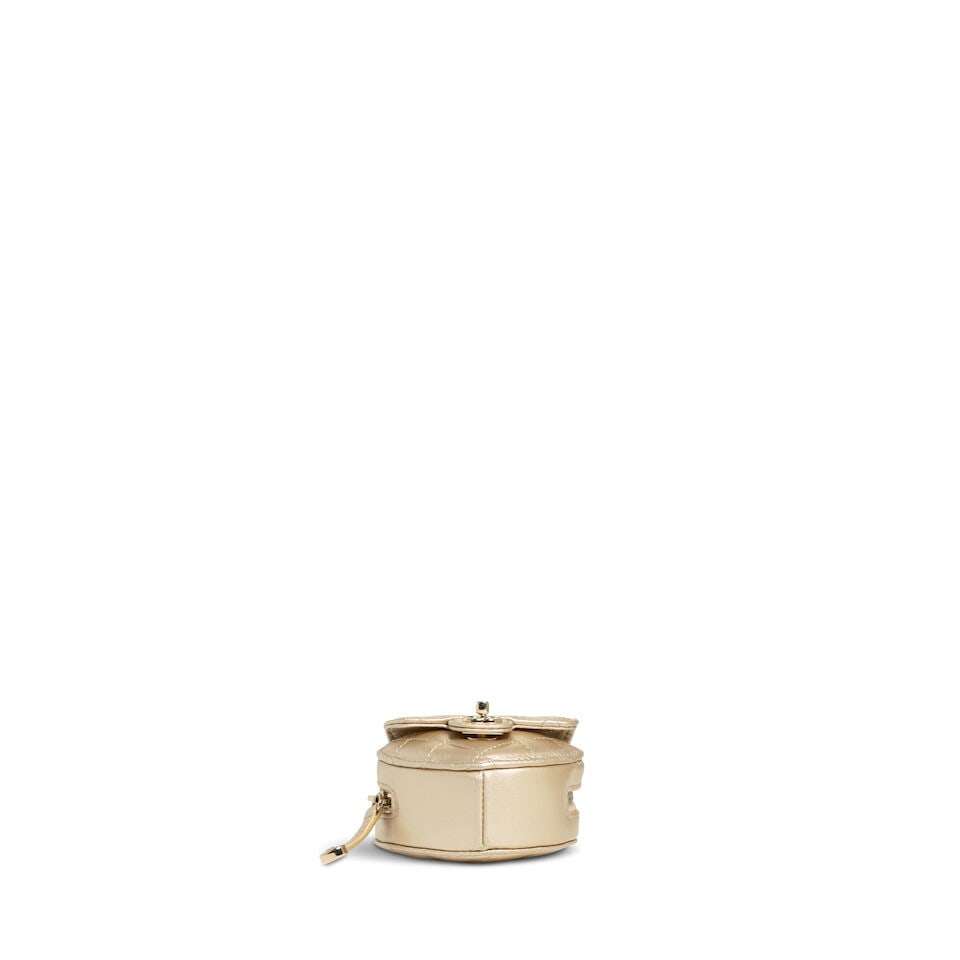 CHANEL: METALLIC GOLD CC IN LOVE HEART NECKLACE BAG Spring 2022 - 2