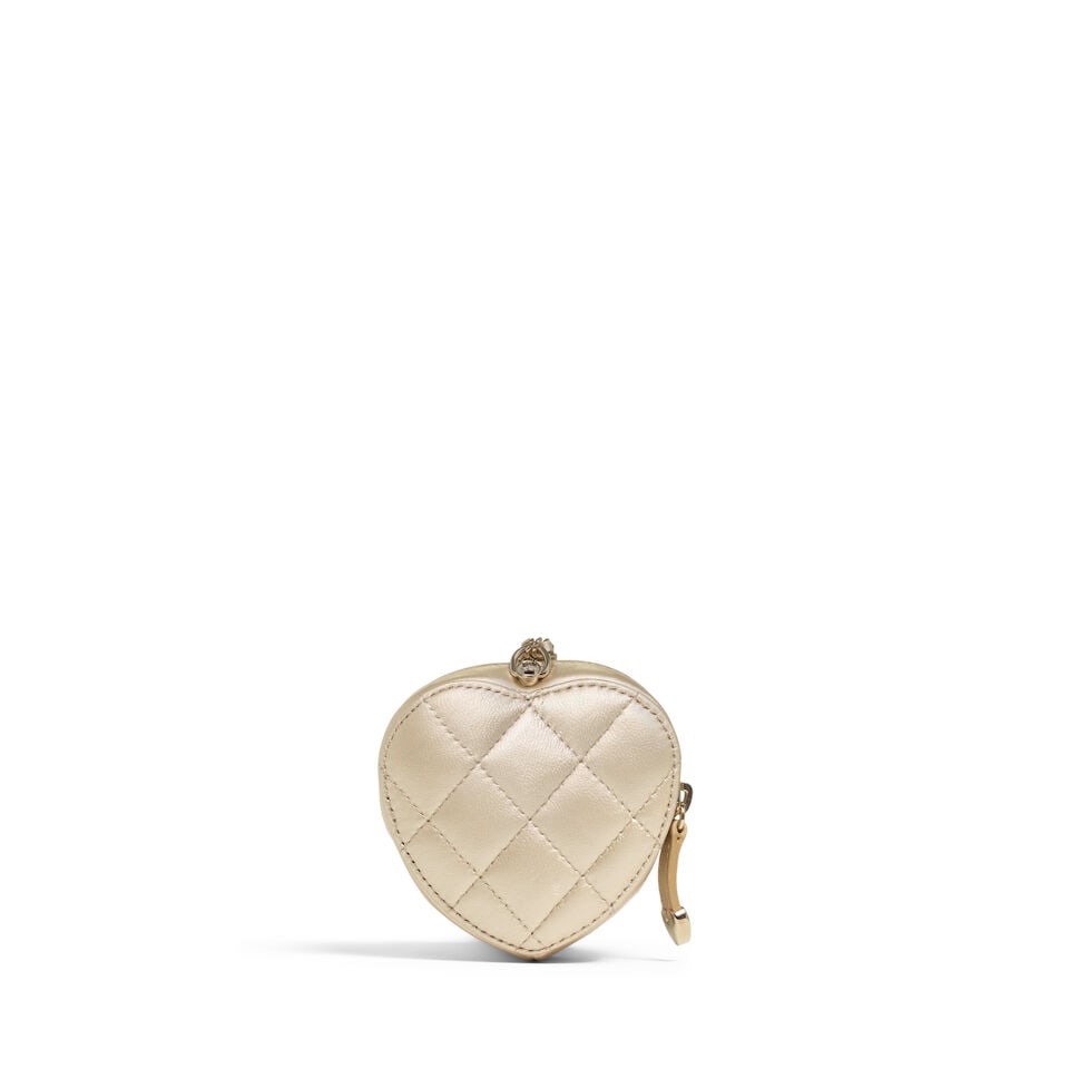 CHANEL: METALLIC GOLD CC IN LOVE HEART NECKLACE BAG Spring 2022 - 3