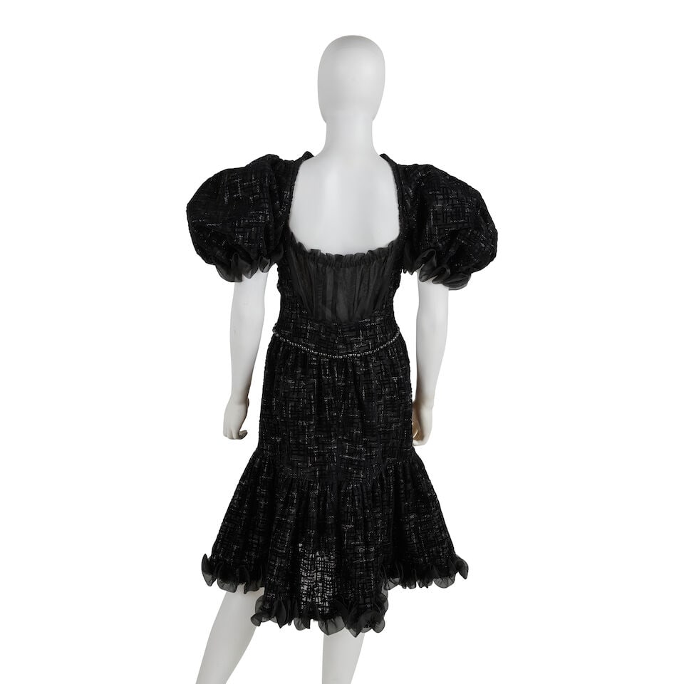 CHANEL: BLACK TEXTURED TULLE DRESS Spring/Summer 2012 | Look 81 - 3
