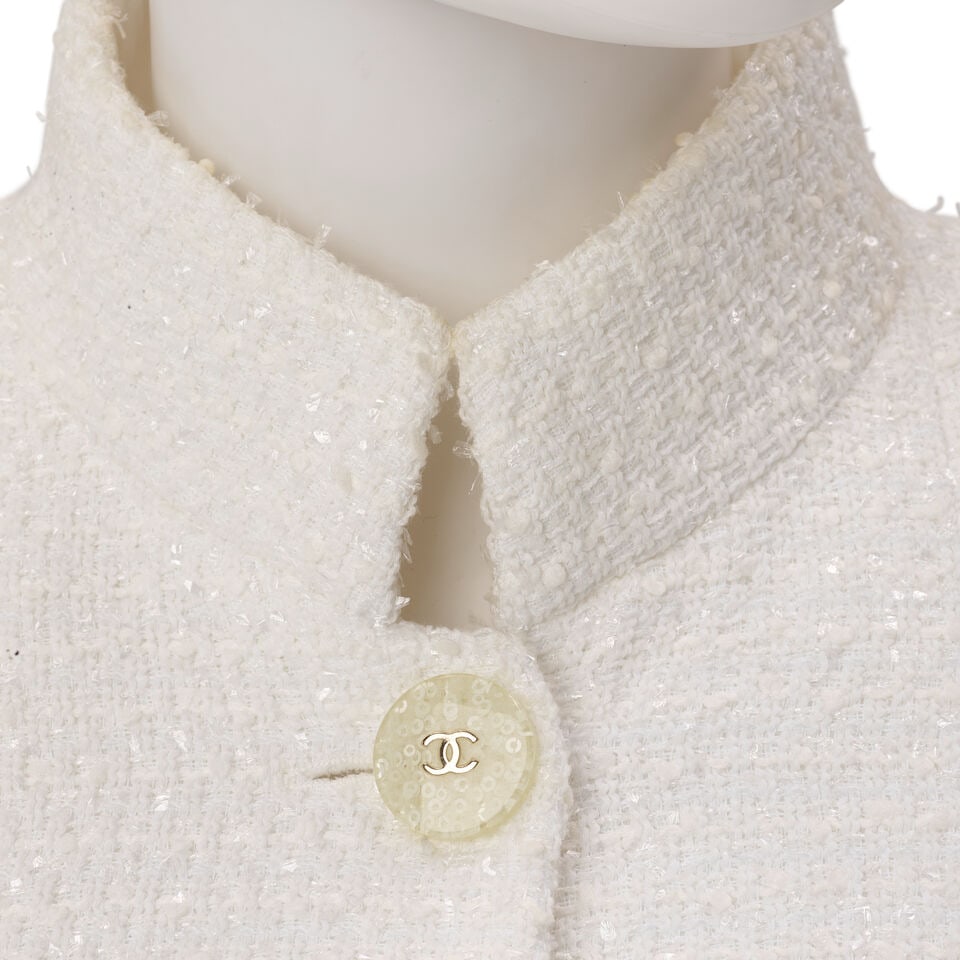 CHANEL: WHITE TWEED JACKET Spring 2019 | Look 39 Pictured in Yellow - 3