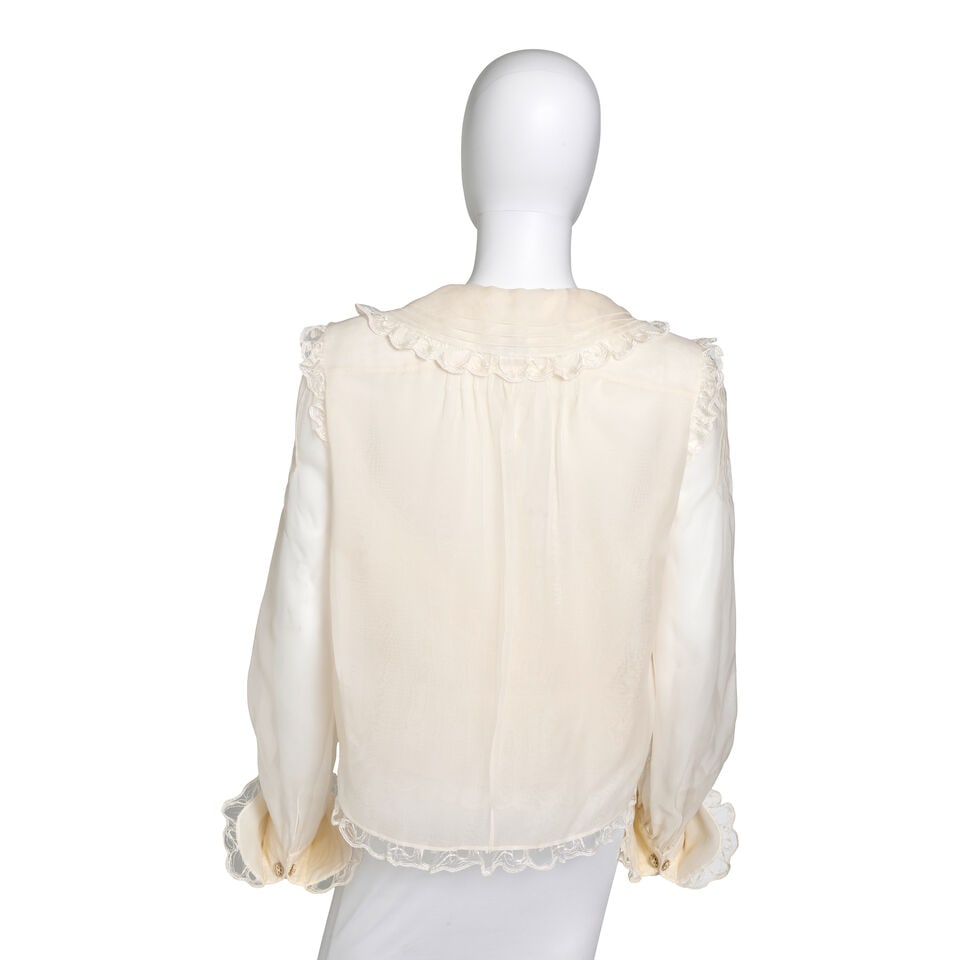 CHANEL: SHEER CREAM SILK LACE RUFFLE BLOUSE Fall 2008 | Look 13 - 2