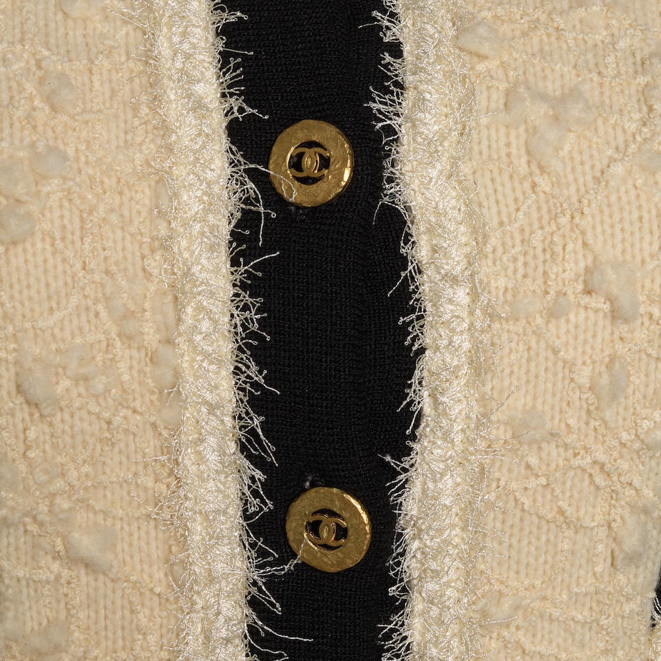 CHANEL: CREAM TEXTURED TWEED EVENING JACKET Fall 1994 | Look 71 - 2
