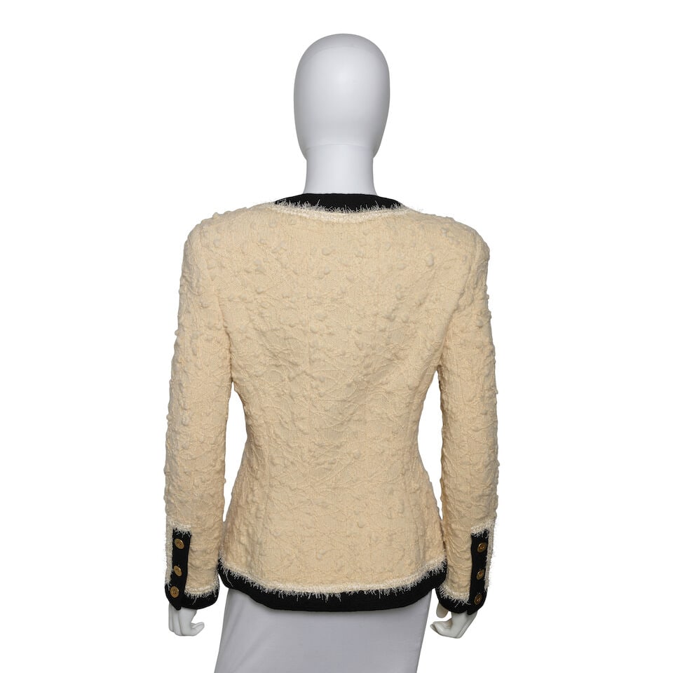 CHANEL: CREAM TEXTURED TWEED EVENING JACKET Fall 1994 | Look 71 - 3