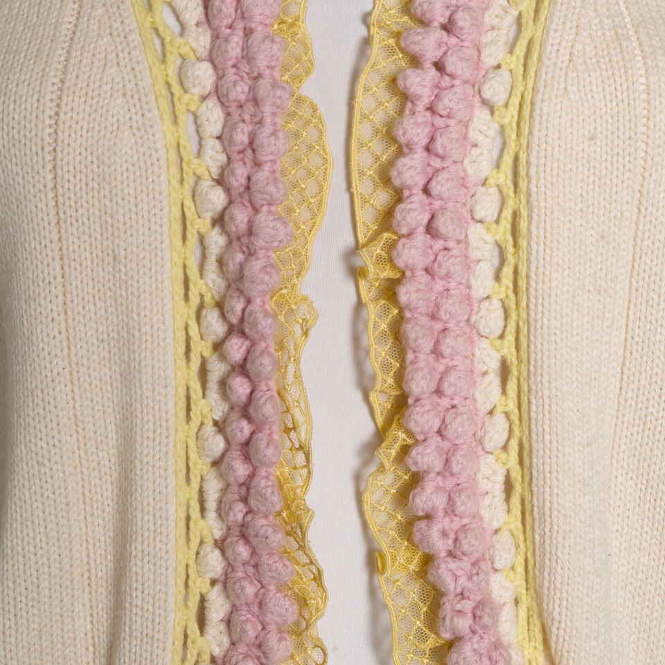 CHANEL: CREAM KNIT CARDIGAN Cruise 2004 - 2