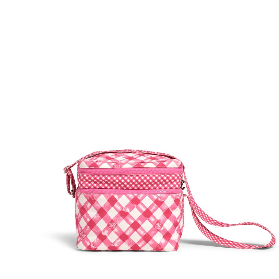CHANEL: PINK GINGHAM CC CANVAS LUNCH BAG Cruise 2011 | Look 15: CHANEL: PINK GINGHAM CC CANVAS LUNCH BAG Cruise 2011 | Look 15 • Pink Gingham CC Canvas Exterior • Silver Tone Hardware • Adjustable Gingham Shoulder Strap • CC Logo Zip Closur