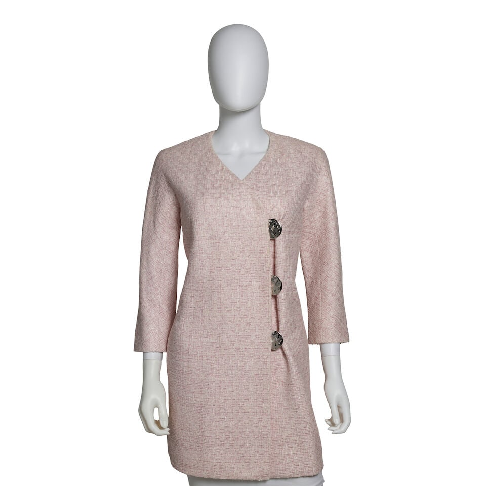 CHANEL: PINK TWEED AND LUREX COAT Spring 2016 | Look 41: CHANEL: PINK TWEED AND LUREX COAT Spring 2016 | Look 41 • Pink Tweed Exterior Coated with Pink Glitter • Silver Geometric Disk Faux Buttons • Hook Eye and Snap Closure • Croppe