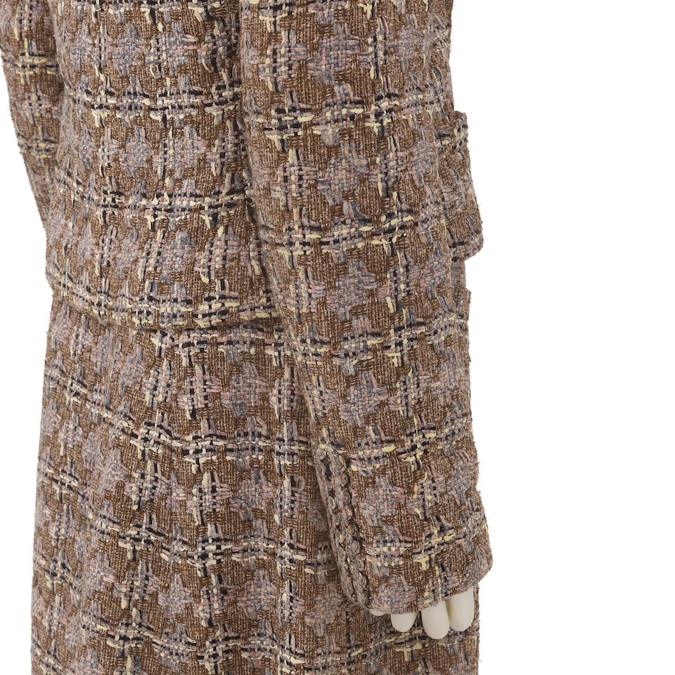 CHANEL: BROWN AND PINK TWEED ZIP SKIRT SUIT ENSEMBLE Spring 2003 - 3