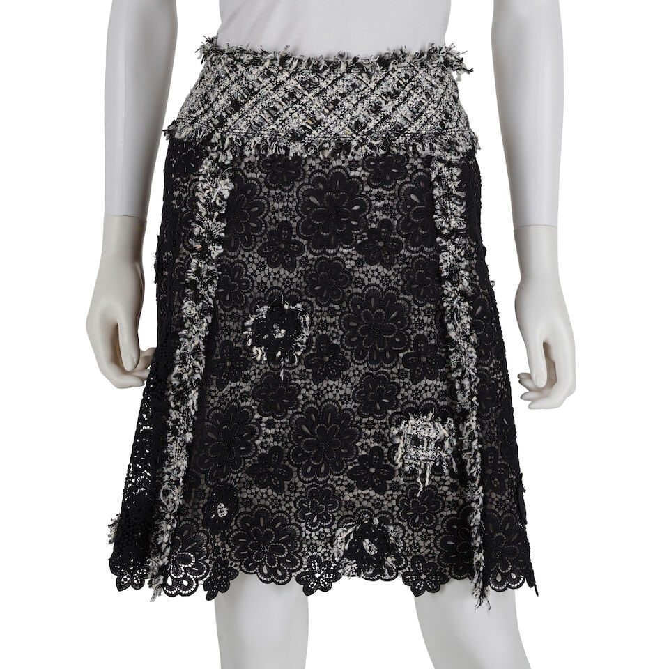 CHANEL: BLACK AND WHITE LACE CAMELLIA SKIRT SUIT ENSEMBLE Spring 2004 - 3