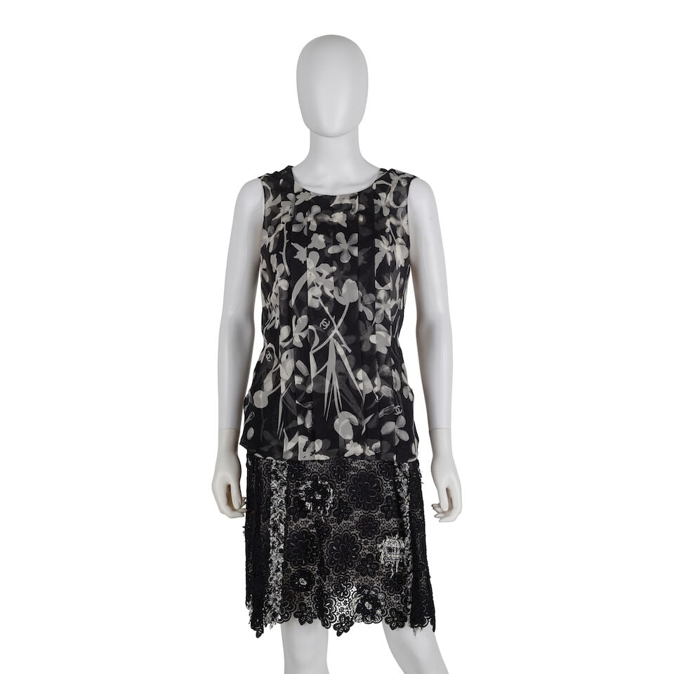 CHANEL: BLACK AND WHITE LACE CAMELLIA SKIRT SUIT ENSEMBLE Spring 2004 - 5