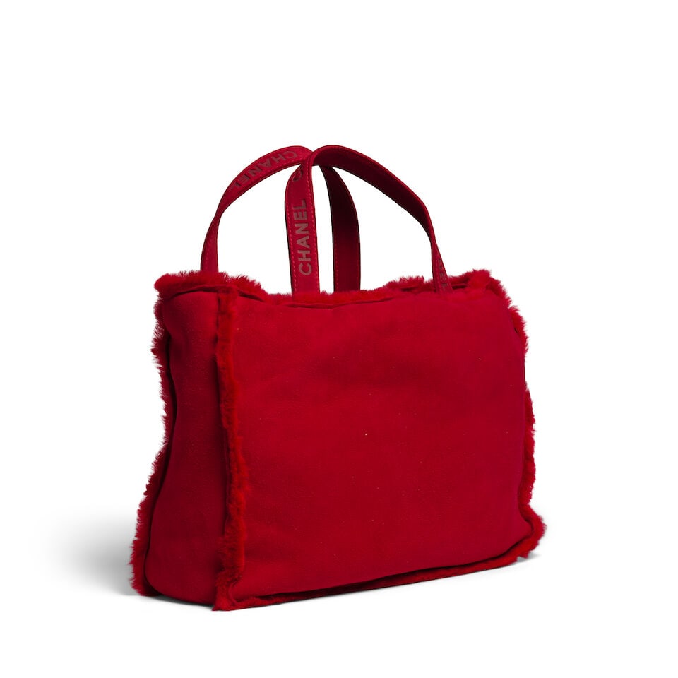 CHANEL: RED SHEARLING TRIM SUEDE TOTE 1997-1999 - 3