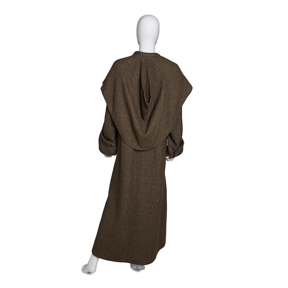 CHANEL: OLIVE BROWN WOOL OVERSIZED HOODED COAT Fall 1999 | Look 15 - 2