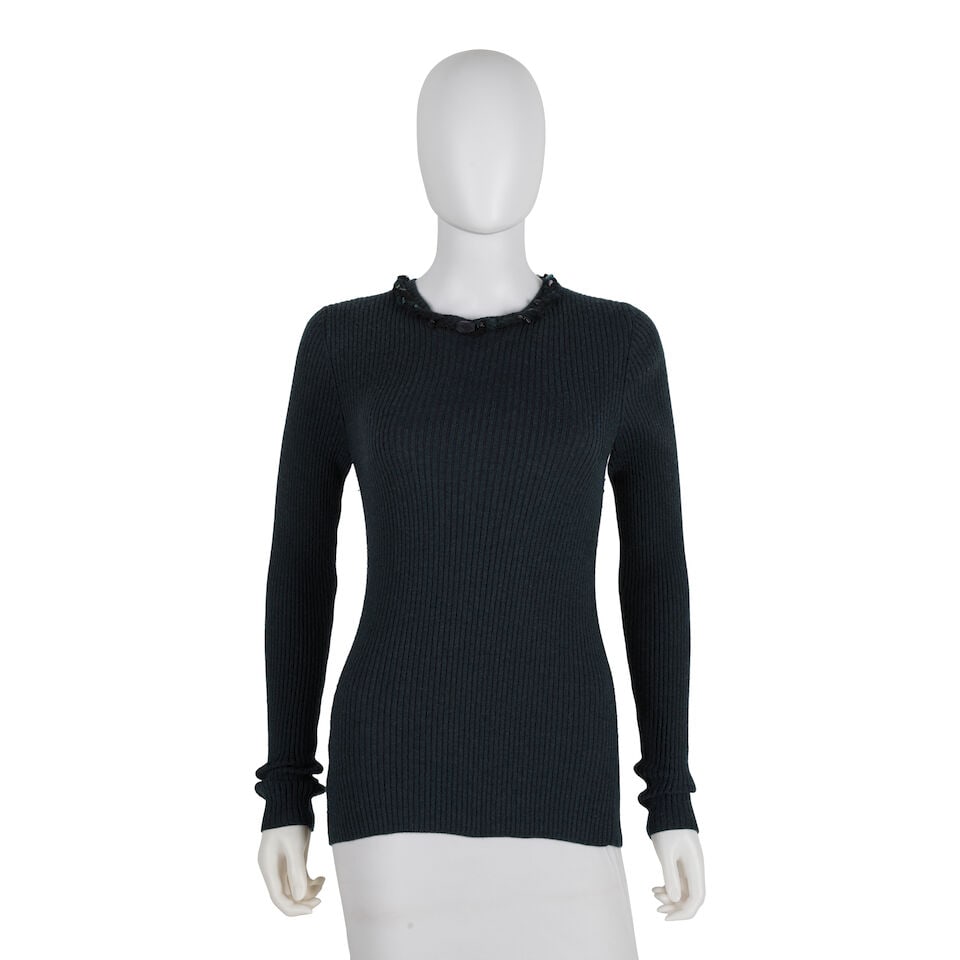 CHANEL: GREEN EMBELLISHED KNIT TOP Fall 2012: CHANEL: GREEN EMBELLISHED KNIT TOP Fall 2012 • Green Cashmere Blend Knit Exterior • Faux Gemstone Embellishment Along Collar • Single Button Closure • No Interior Lining •
